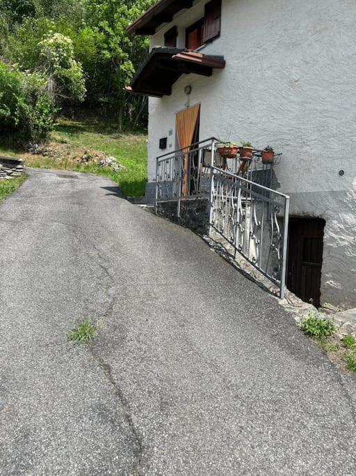 La Casetta Delle Nuvole Mazzo di Valtellina Esterno foto