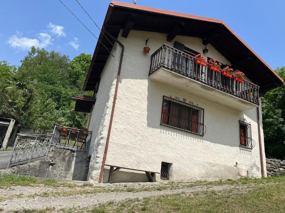 La Casetta Delle Nuvole Mazzo di Valtellina Esterno foto
